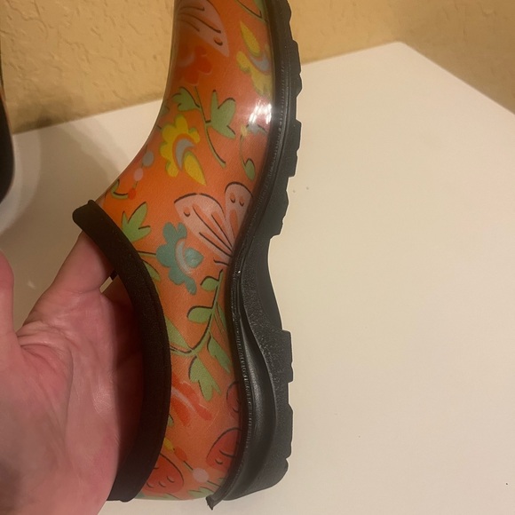 Sloggers Slip On Rain/Garden Shoes Women's Size 9 Floral Butterfly NWOT/NO BOX - Picture 7 of 11